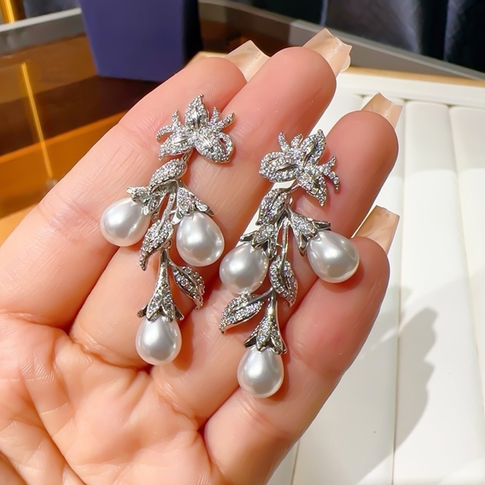 Elegant Pearl Drop Earrings with Cubic Zirconia ✨ - Picture 6 of 13